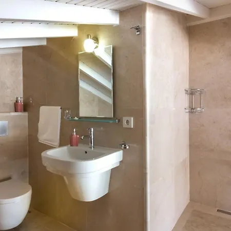 5 Bedroom Right Next To The וילה *