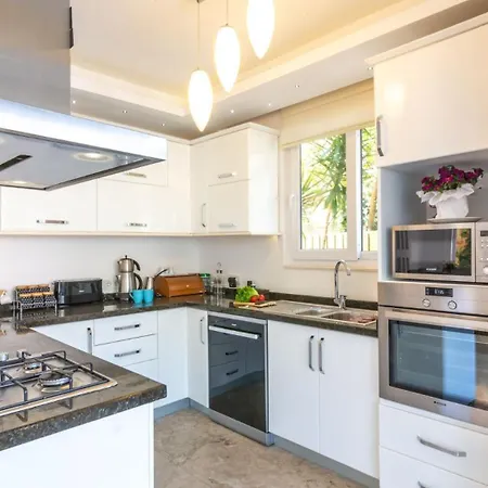 5 Bedroom Right Next To The 5978 Kalkan