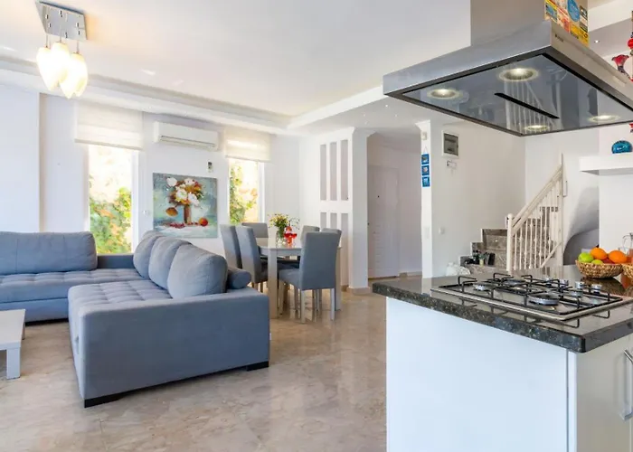 Villa 5 Bedroom Right Next To The Kalkan