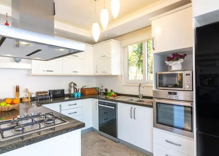 5 Bedroom Right Next To The Kalkan