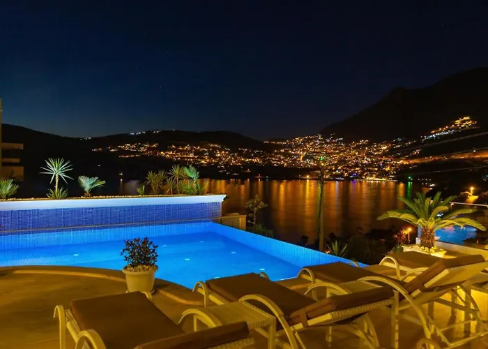 5 Bedroom Right Next To The * Kalkan