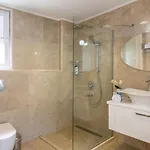 5 Bedroom Right Next To The *