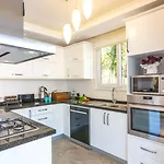 5 Bedroom Right Next To The Kalkan