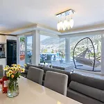 5 Bedroom Right Next To The Villa Kalkan
