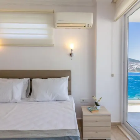 5 Bedroom Right Next To The Villa