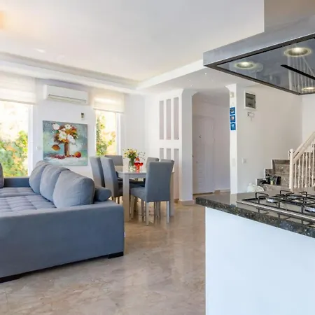 Villa 5 Bedroom Right Next To The Kalkan